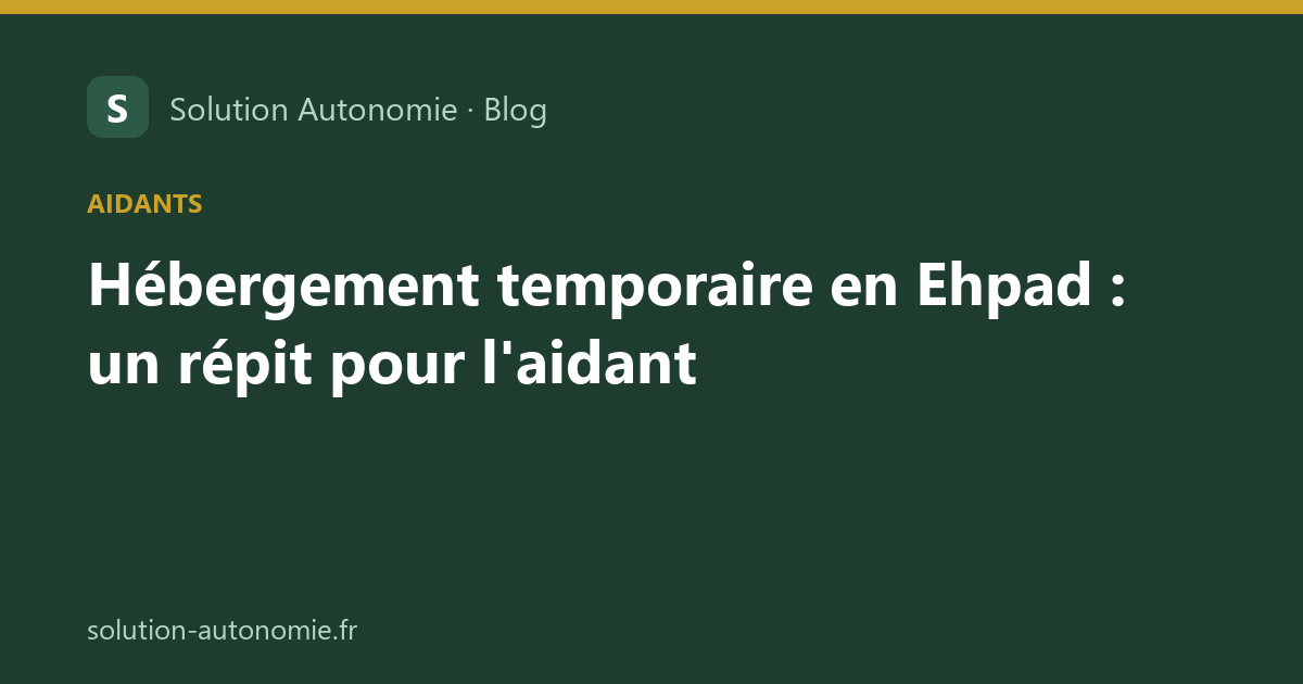 Une femme d'âge mûr assise à une table, un café devant elle, qui feuillette une brochure d'accueil d'un établissement pour personnes âgées, l'air apaisé